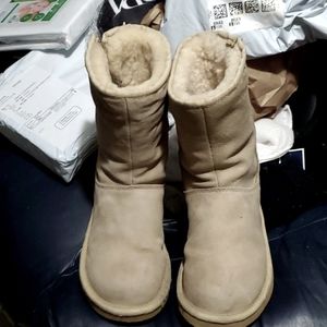 UGG women 8 Mayfaire Beige Mid Calf Boot Genuine Sherpa Fur Lined Sheep Leather